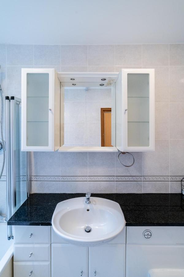 London Studio Apartment Exterior photo